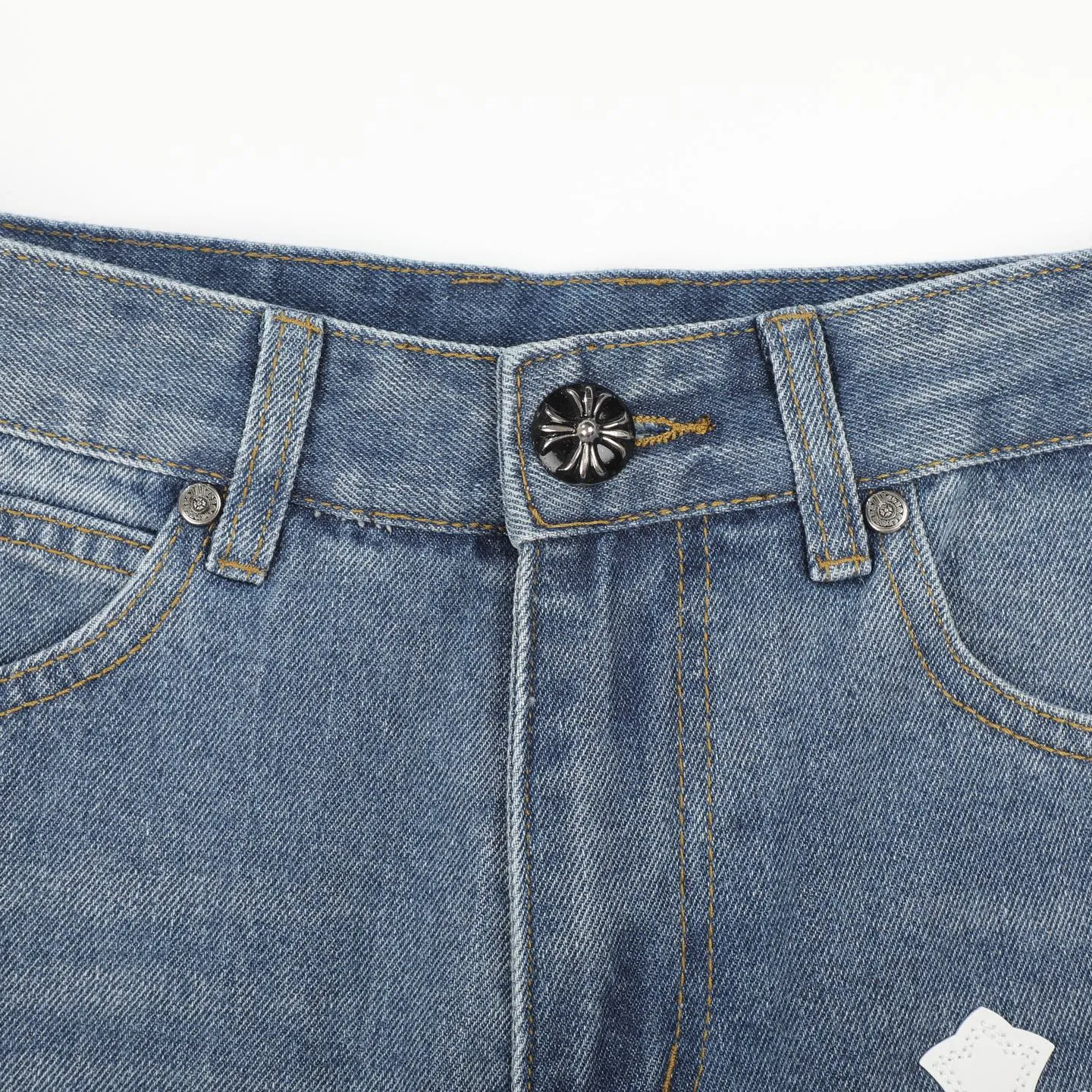 P230 Chrome Hearts CH/Chrome Hearts classic blue and white cross-patterned leather jeans. Original purchase and patterning. Really restores the ultimate texture of Vintage. Special Italian cowhide print and then cut. Customized three-layer thick line leather of sheepskin. The whole body is spliced in heavy water washing process. Craftsmen hand-splash ink. You can see the details. Three-dimensional cutting version. Loose and comfortable. Not flattering on the figure. Makes you taller and slimmer. Factory Seiko. Original quality control. Same style for men and women. Can be matched with couples. Versatile recommendation. Essential jeans for all seasons Color: blue Size: 28-36 (S-XXL)